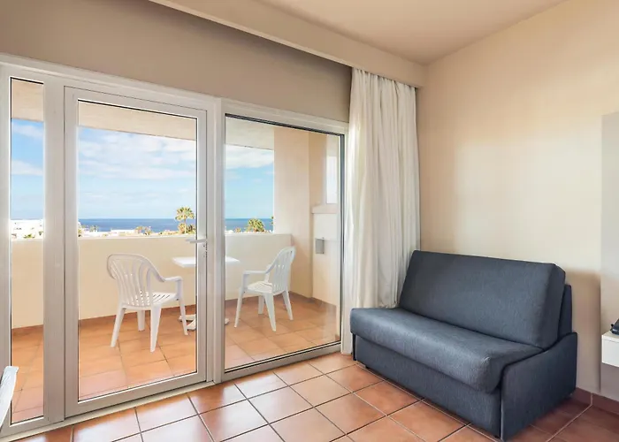 Готель Jacaranda