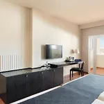 Jacaranda 4*