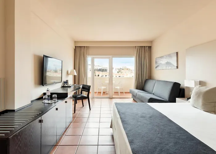 Jacaranda Szálloda 4*